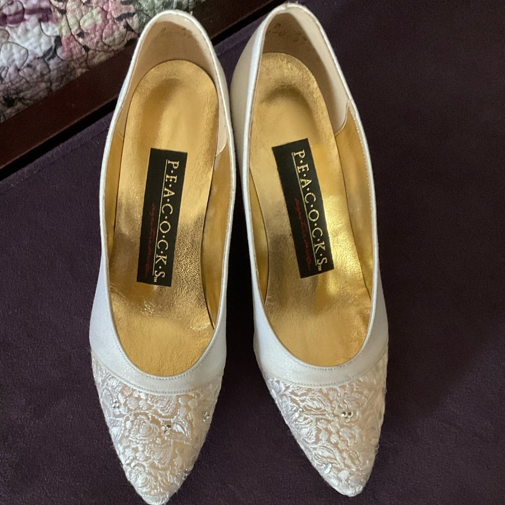 Peacocks White Satin Lace Shoes